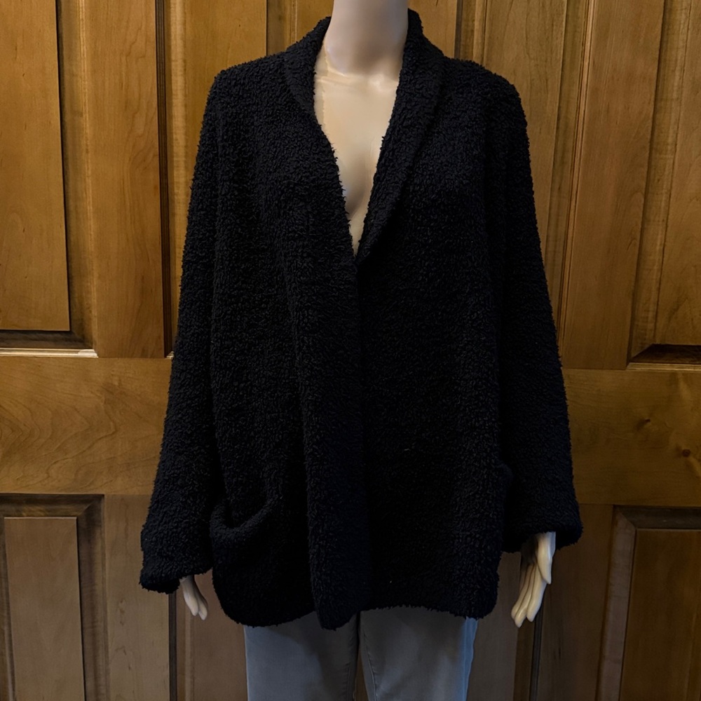 Vince Black  Open-Front Design. Boiled  Wool and cashmere.  Size Large